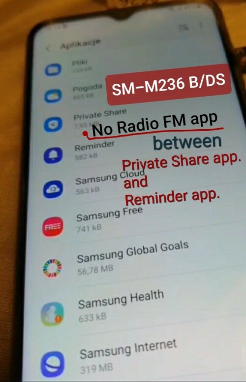 Not all SM M236 B DS variants have Radio FM app.