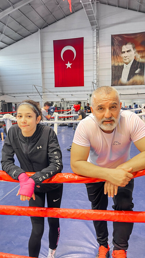 hulya-duru-gunduz-boxing-with-boxing-coach.jpeg
